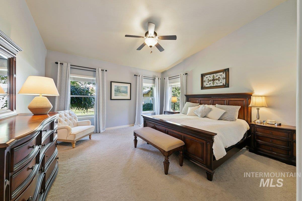 1760 E Expedition Drive Property Photo 13