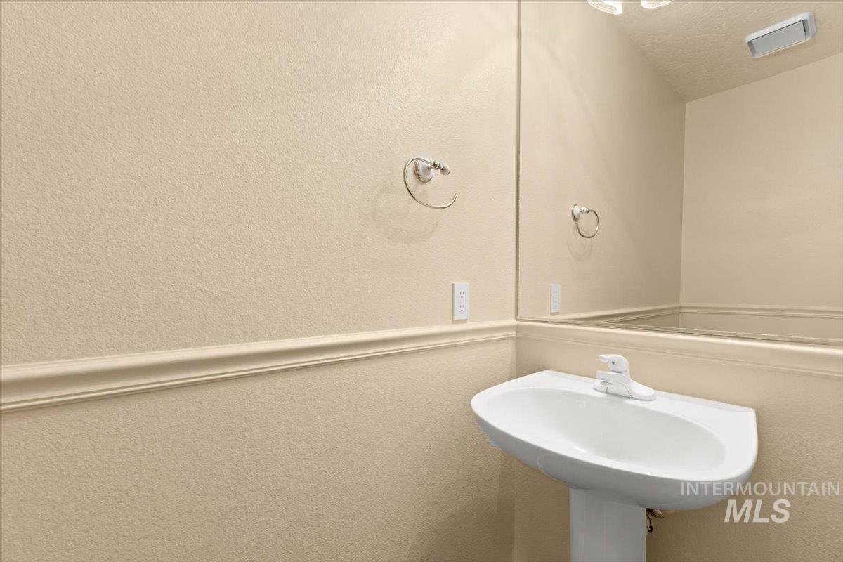 7864 W Holt Ct. Property Photo 6