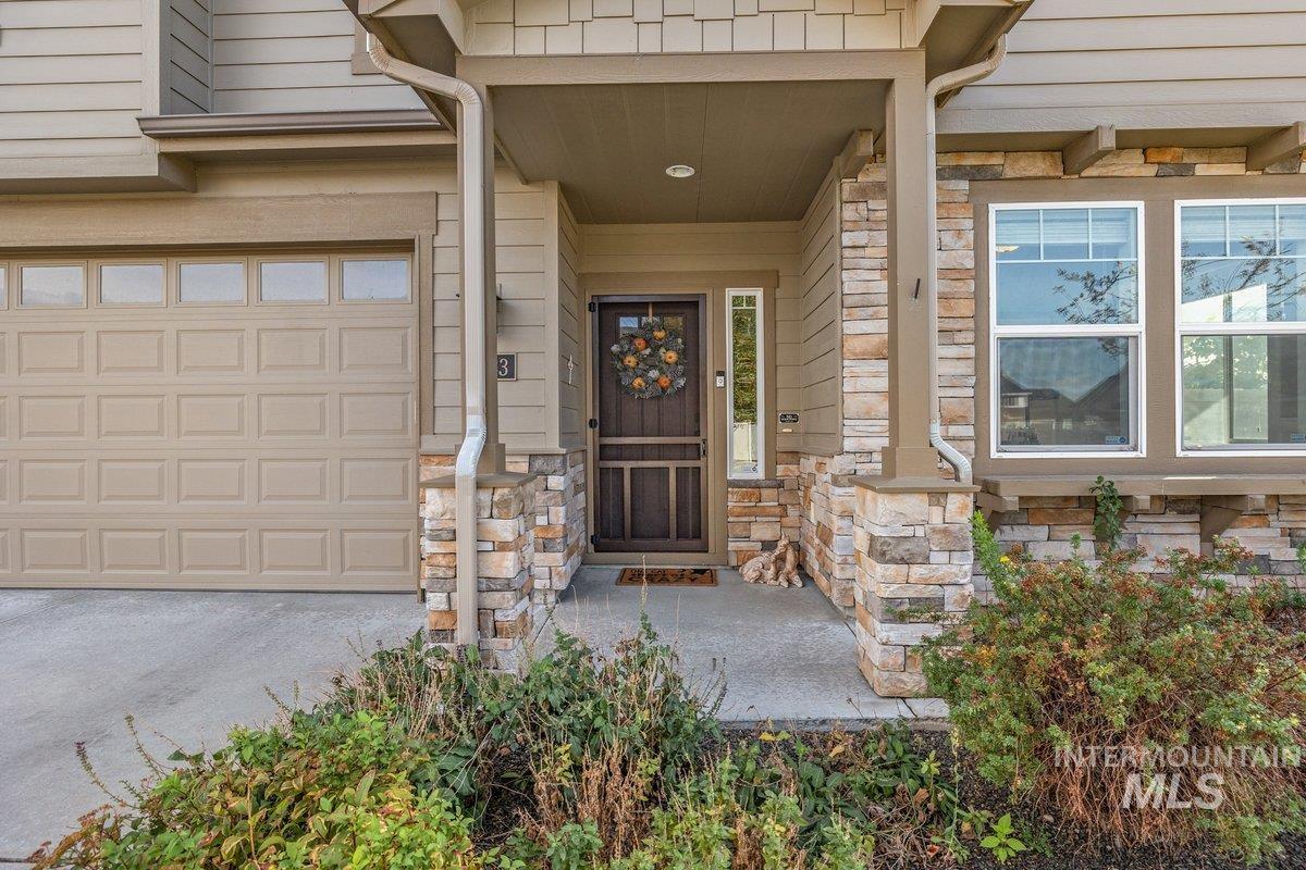 6633 Black Gold Street Property Photo 2