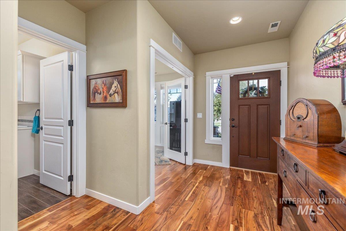 6633 Black Gold Street Property Photo 4