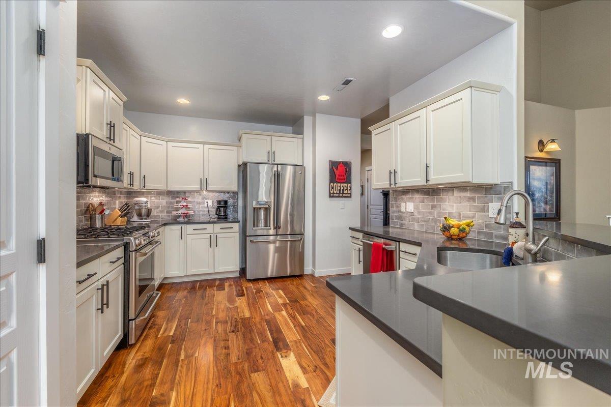 6633 Black Gold Street Property Photo 12