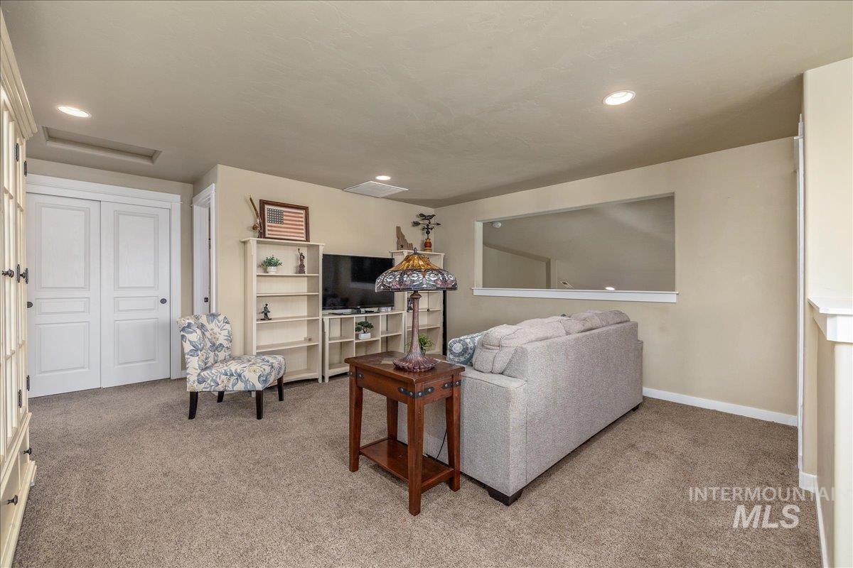 6633 Black Gold Street Property Photo 24