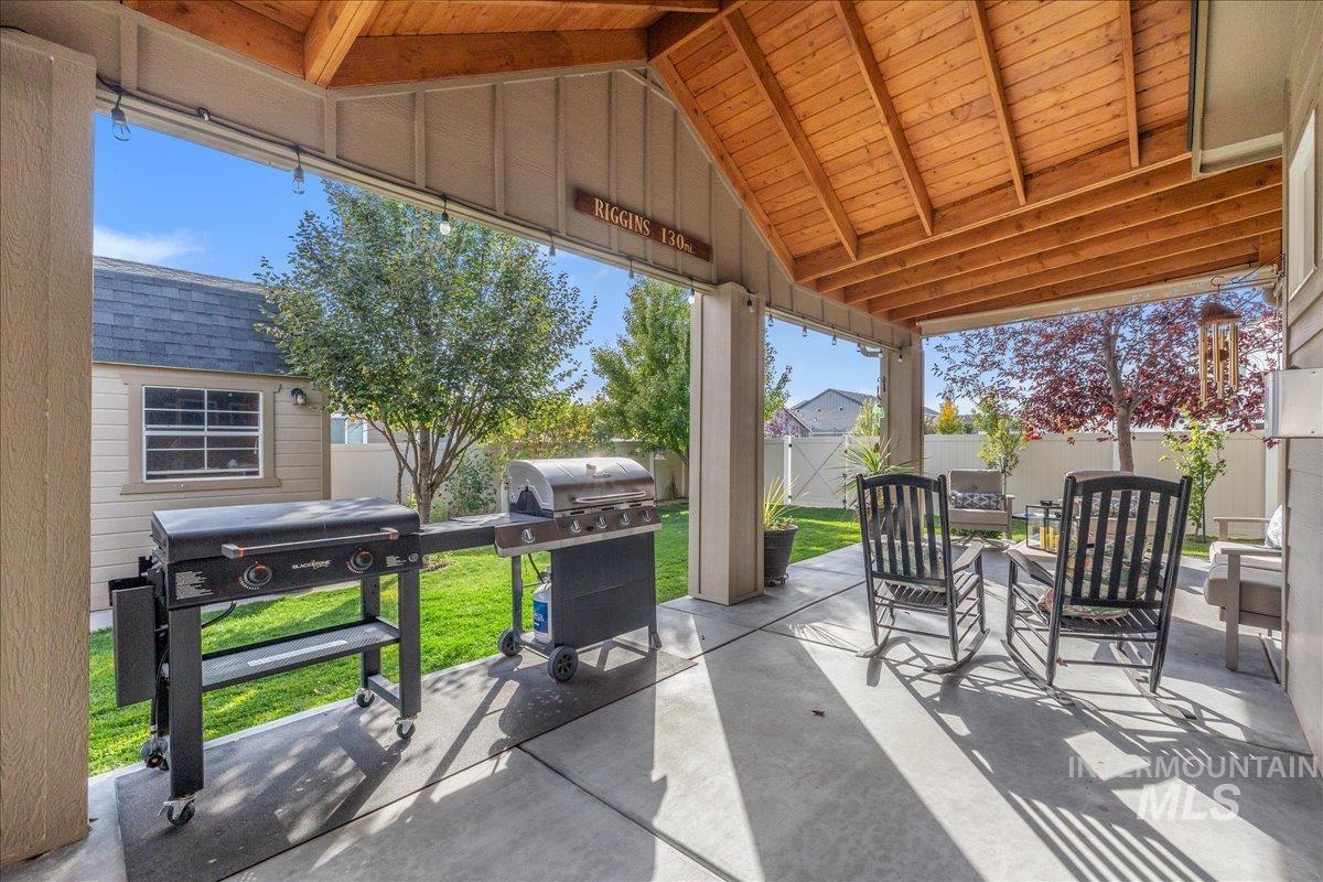 6633 Black Gold Street Property Photo 32