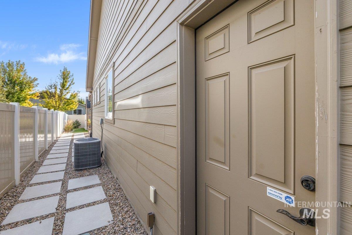 6633 Black Gold Street Property Photo 43