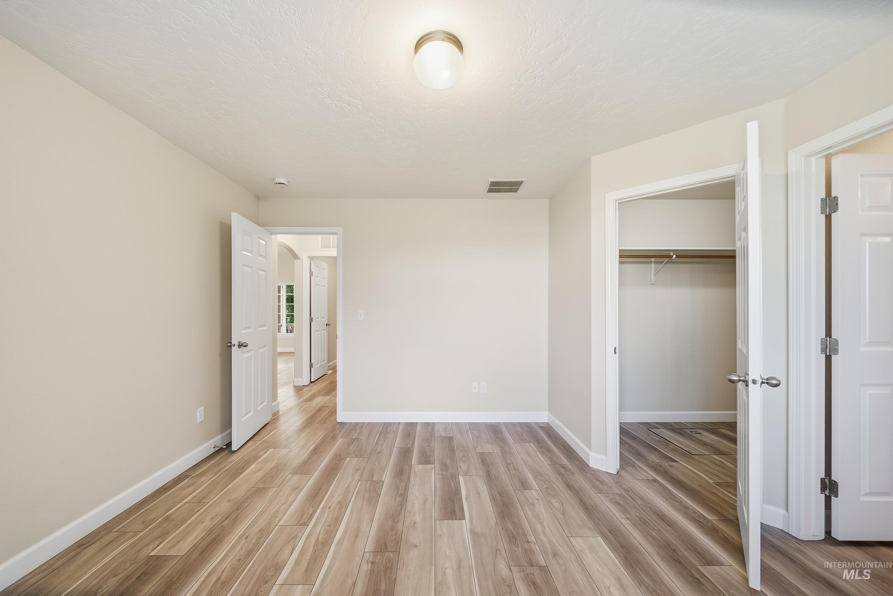 2059 N Eureka Ave Property Photo 12