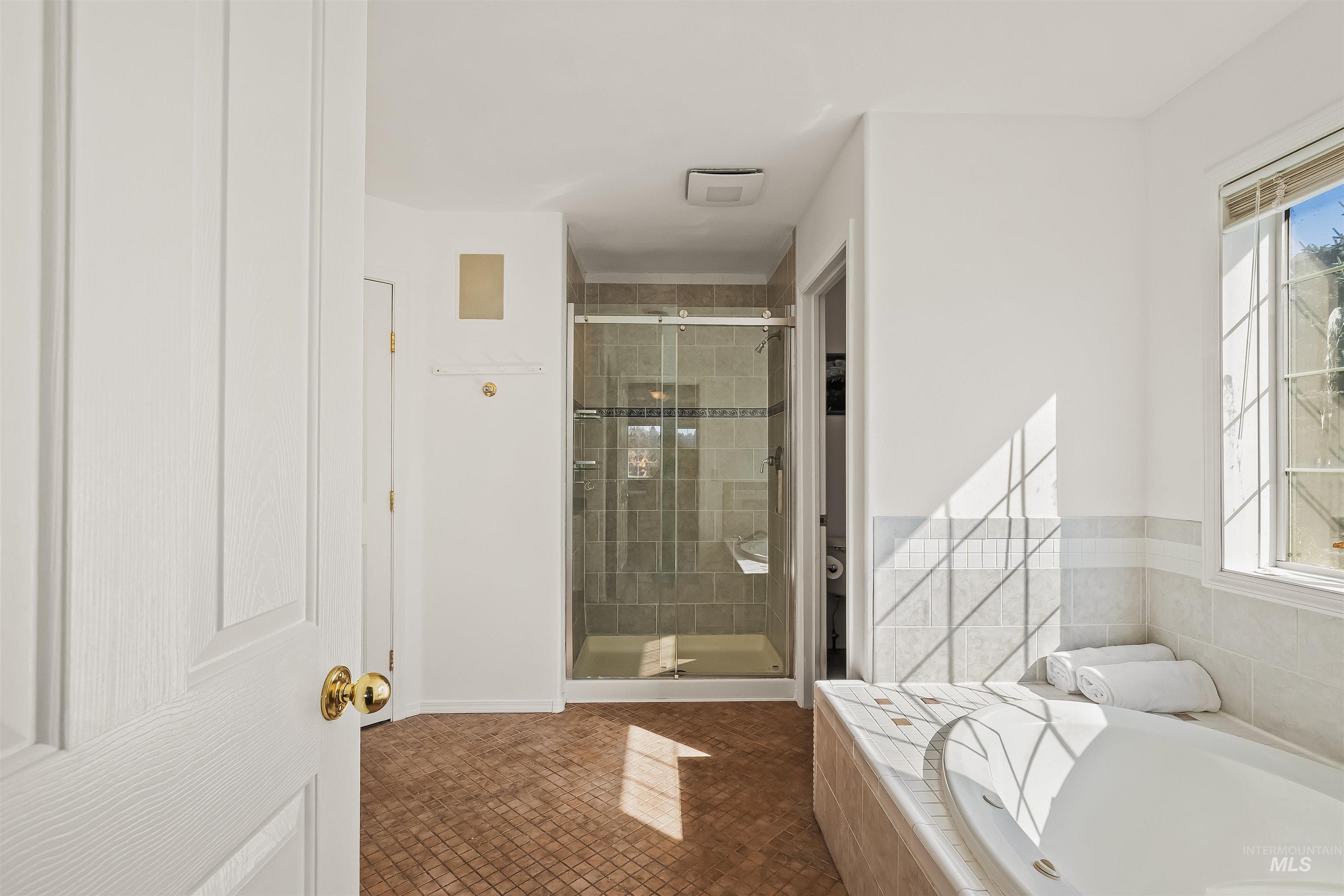 992 Peachtree Dr Property Photo 17