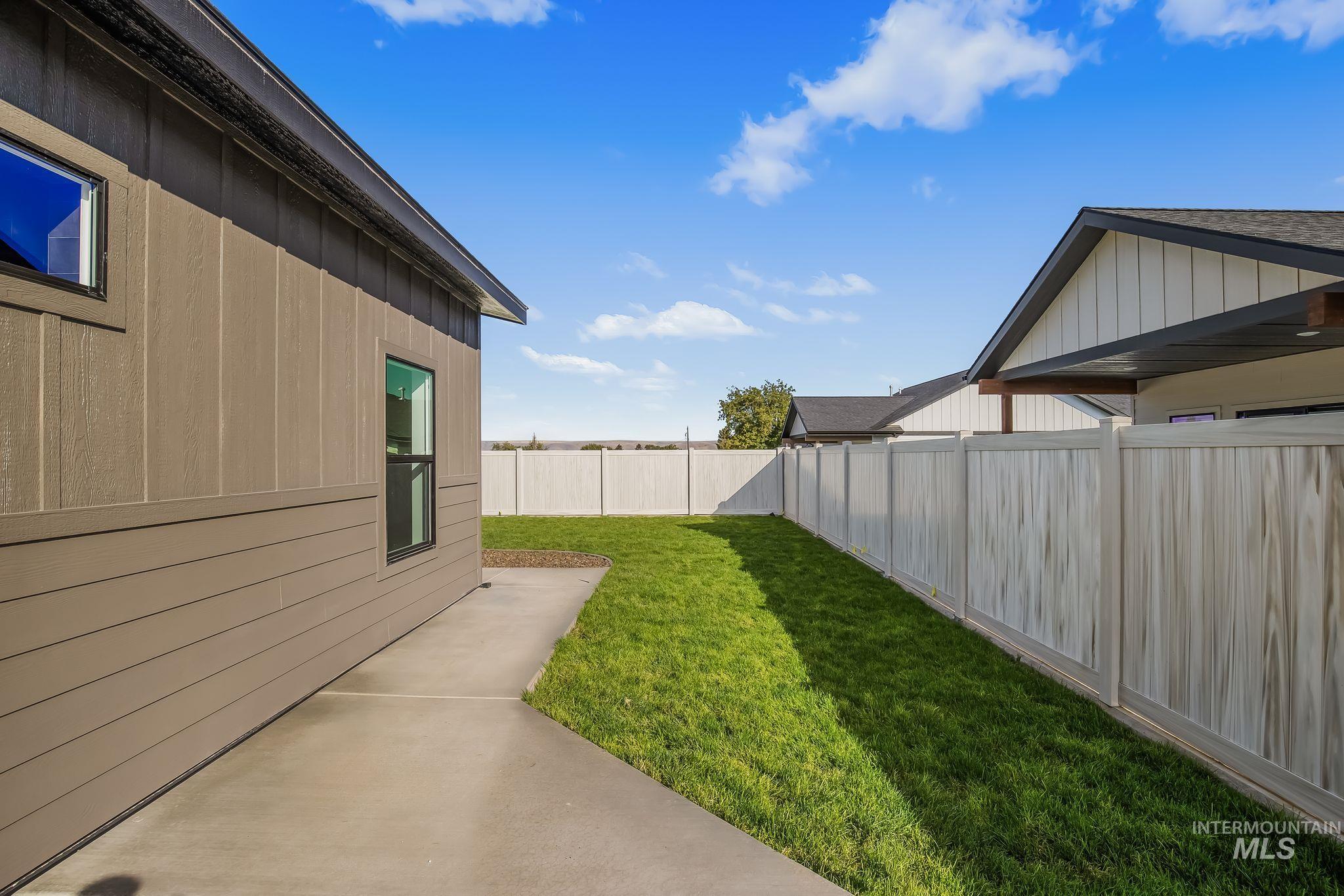 2139 Birch Property Photo 9
