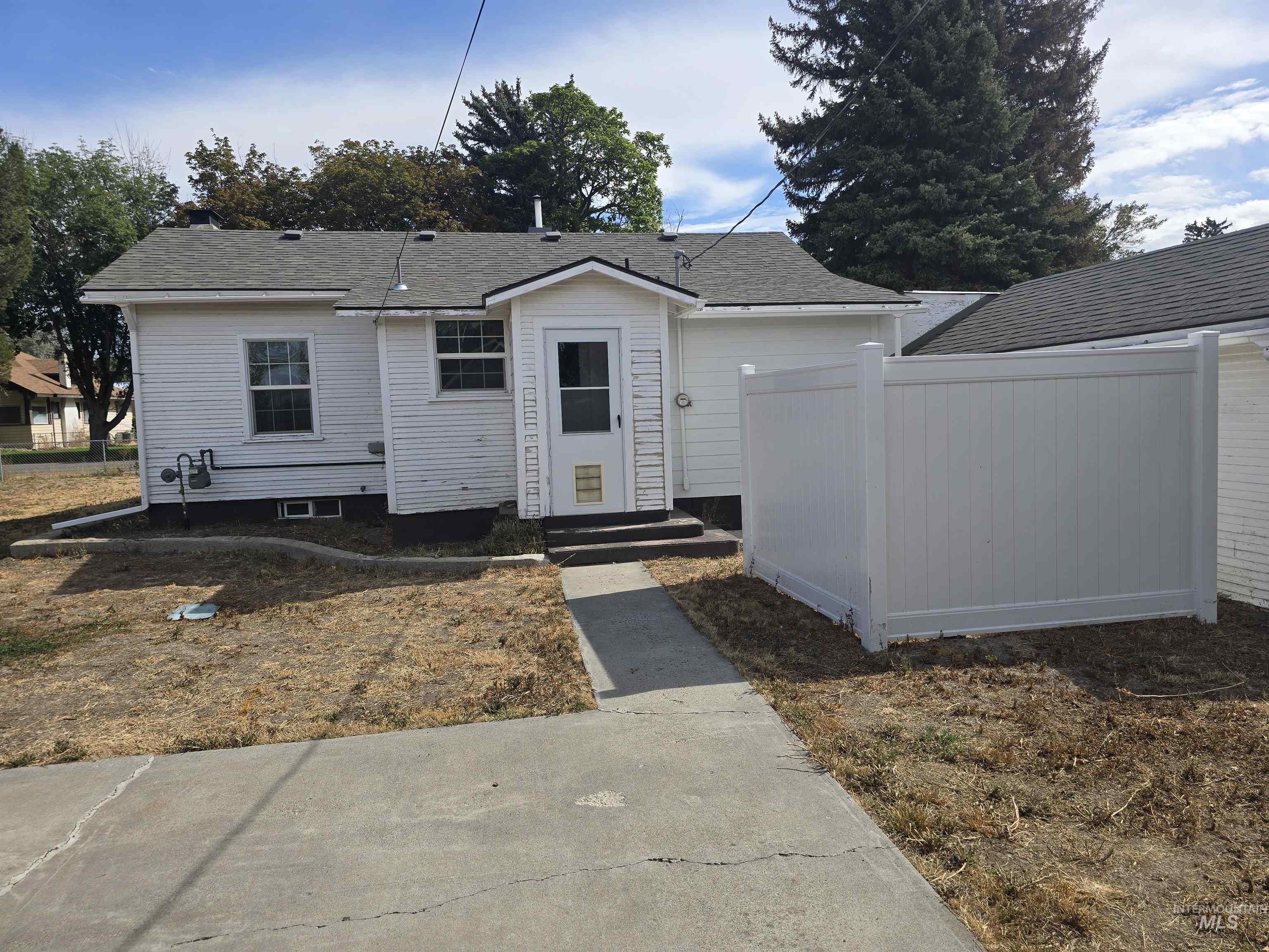 725 Oregon St. Property Photo 7