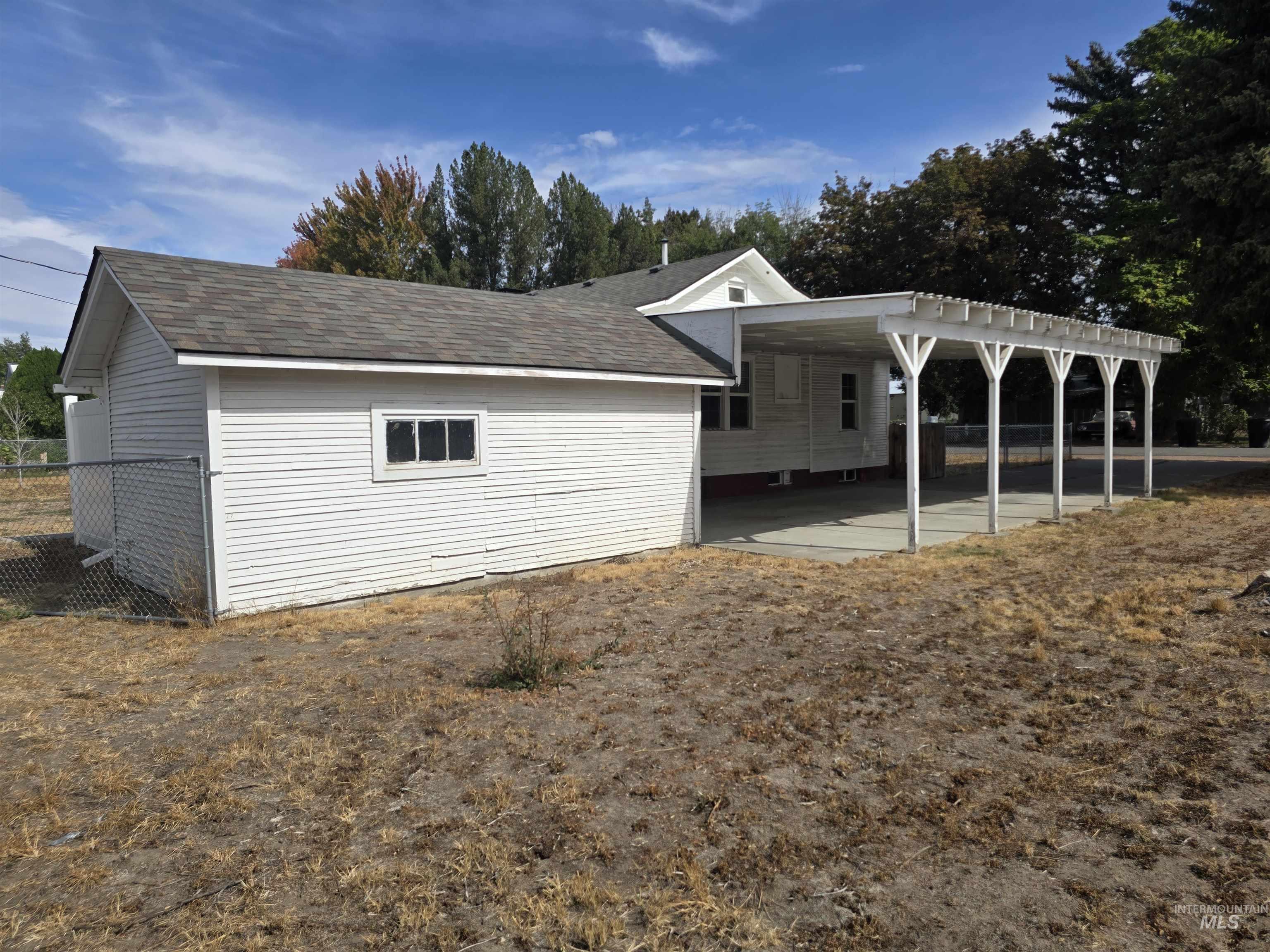 725 Oregon St. Property Photo 8
