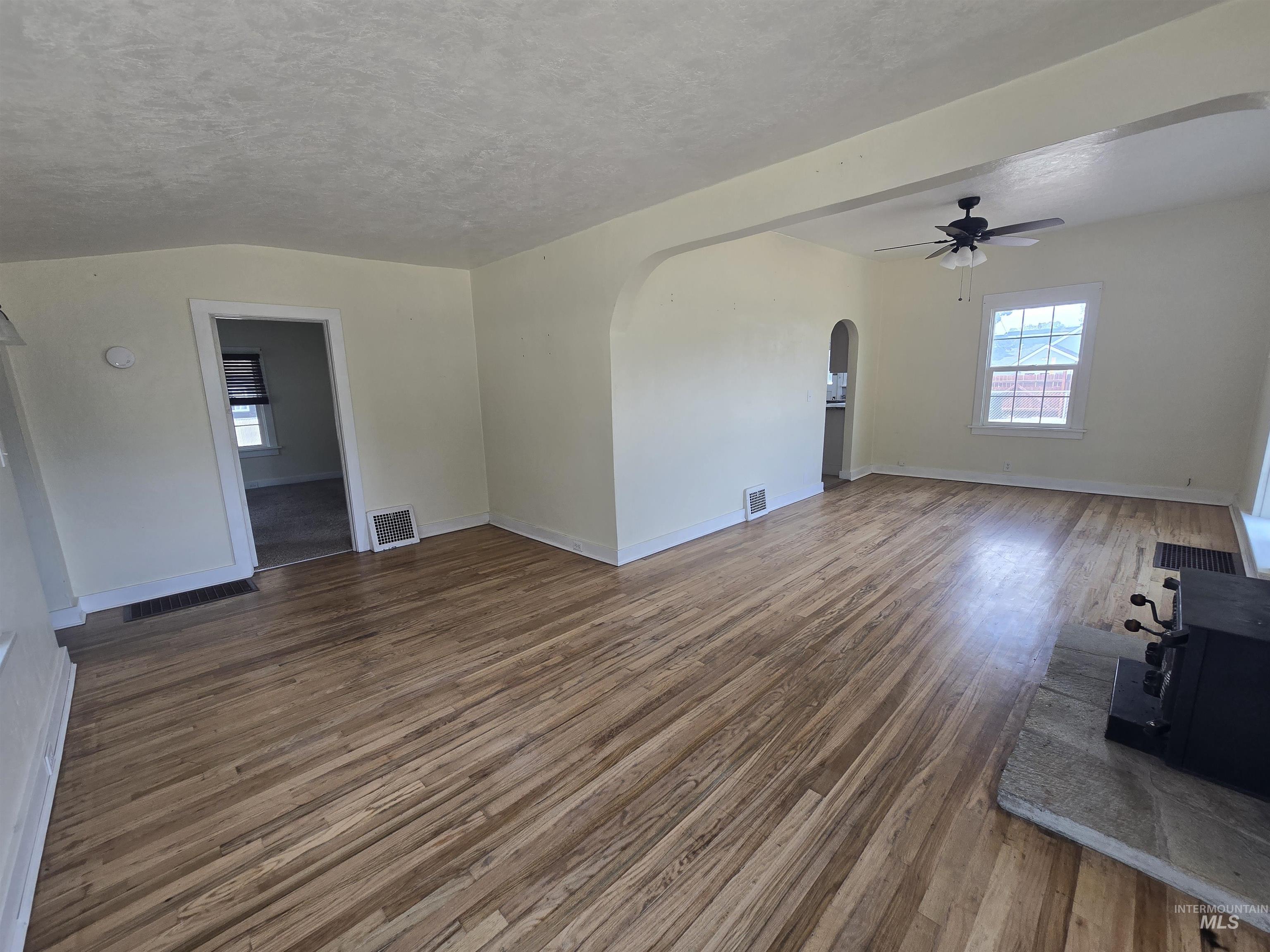725 Oregon St. Property Photo 13