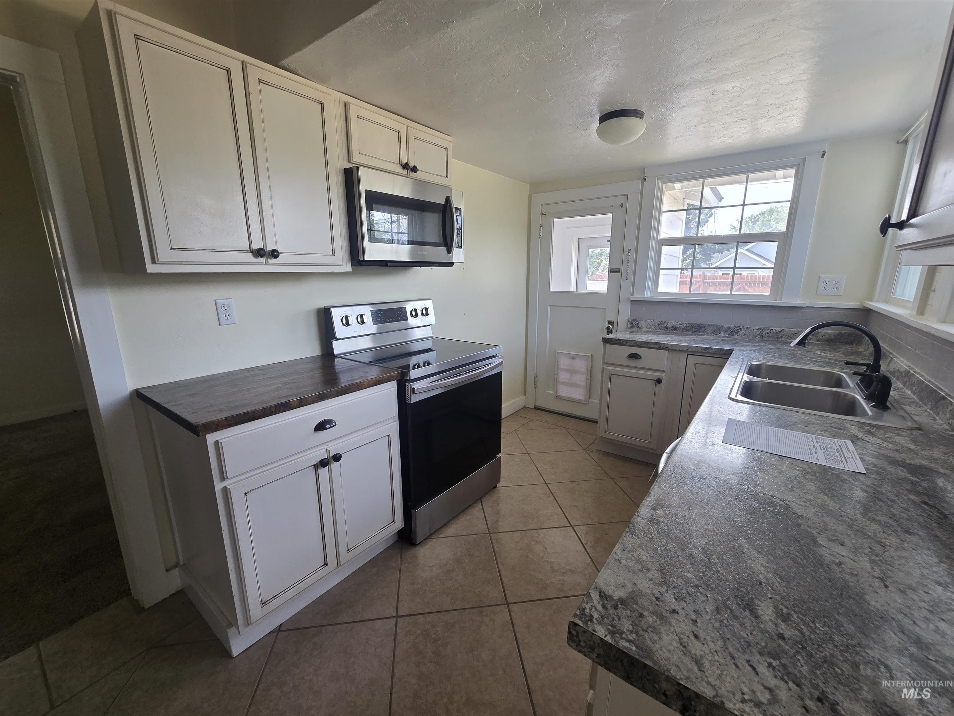 725 Oregon St. Property Photo 16