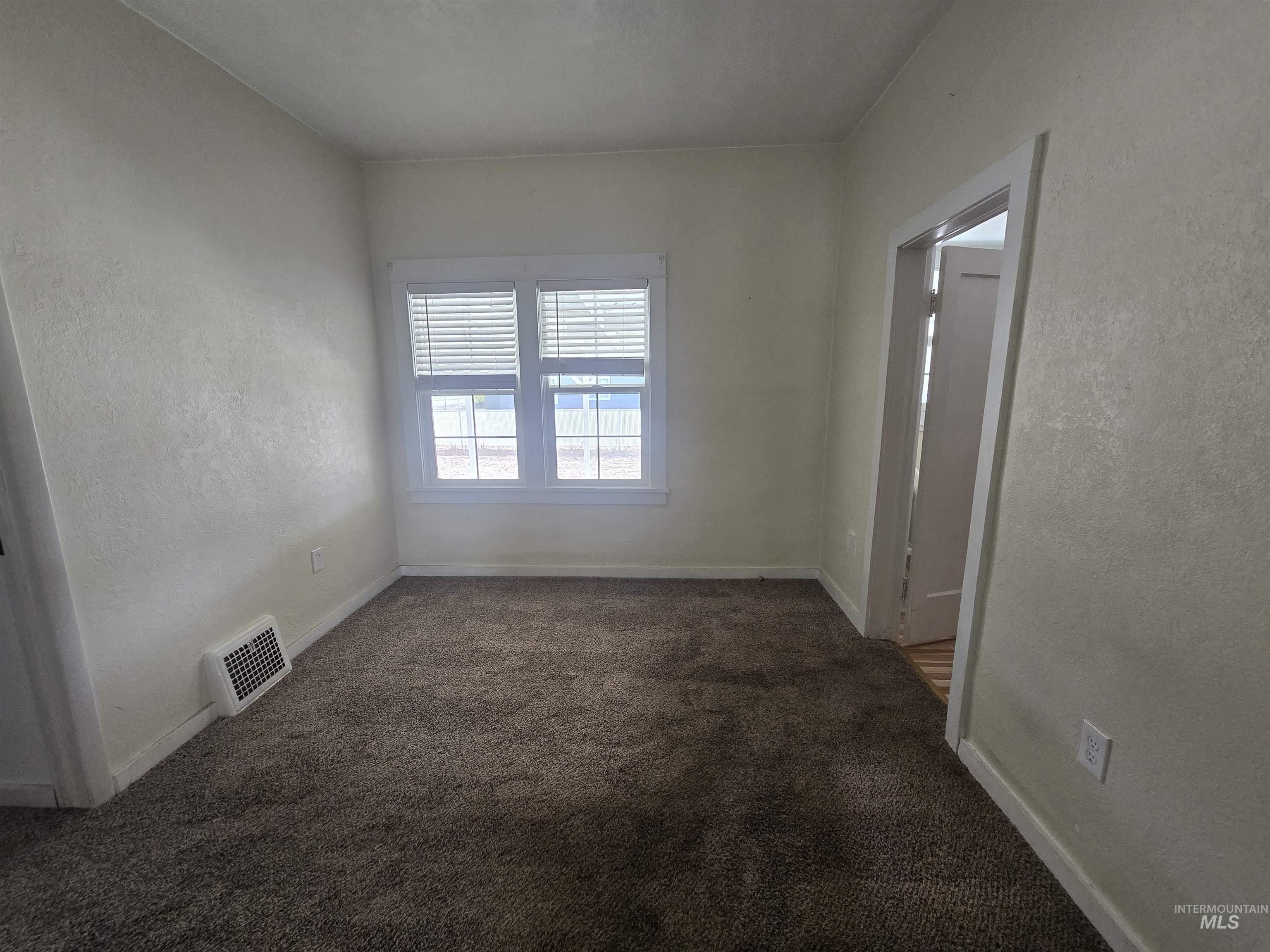 725 Oregon St. Property Photo 18