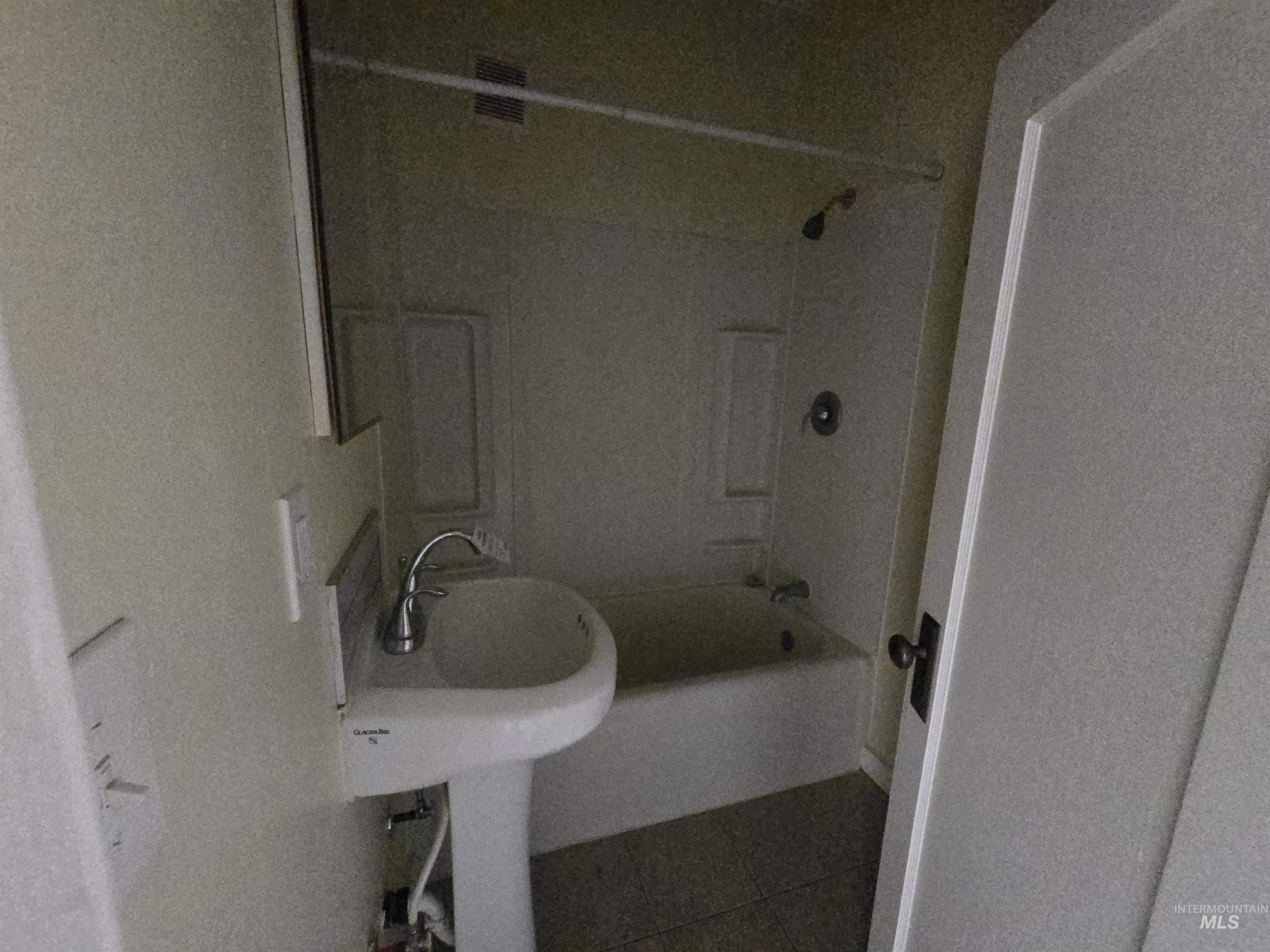 725 Oregon St. Property Photo 21
