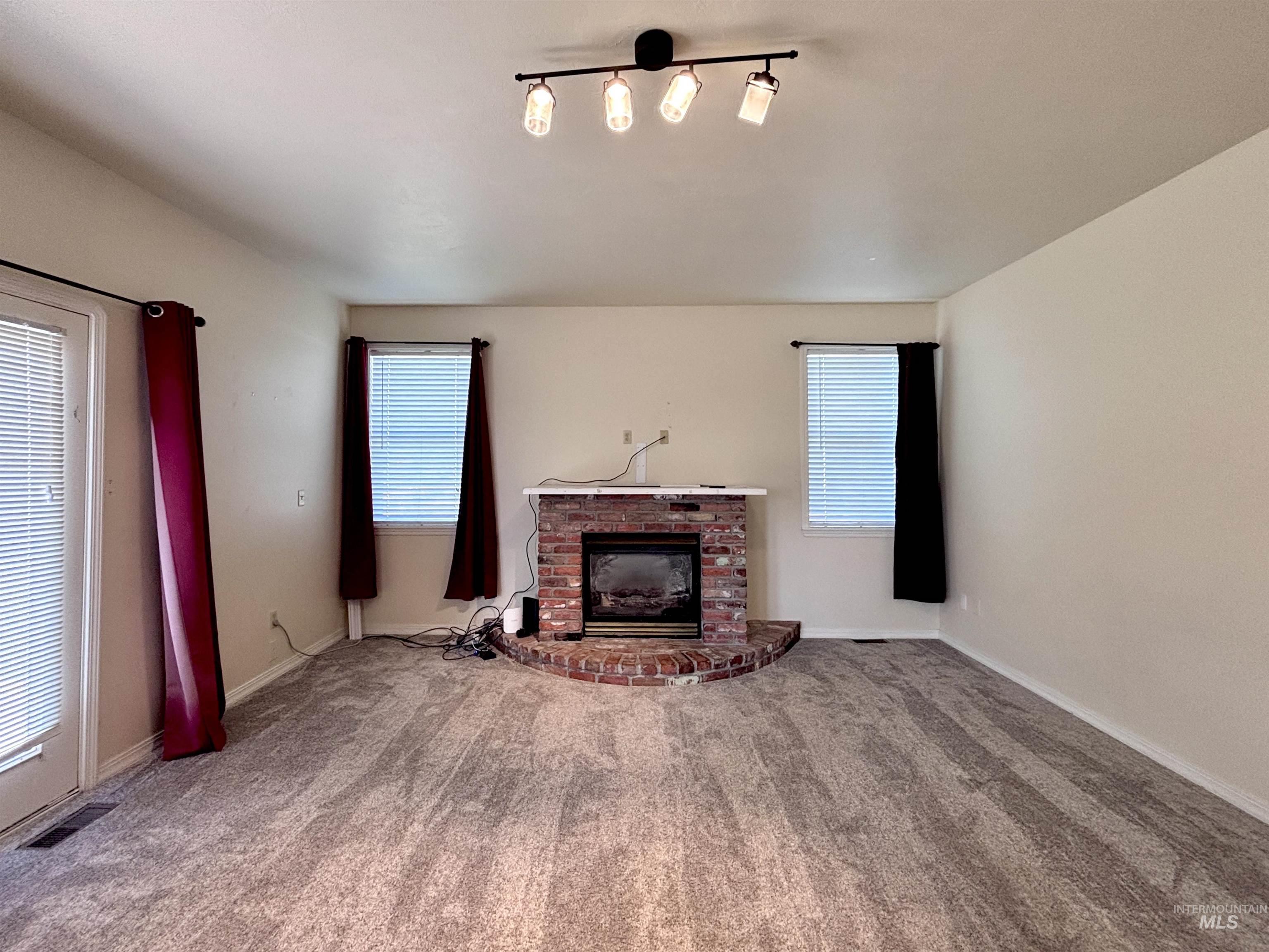 1047 E 2700 S Property Photo 19