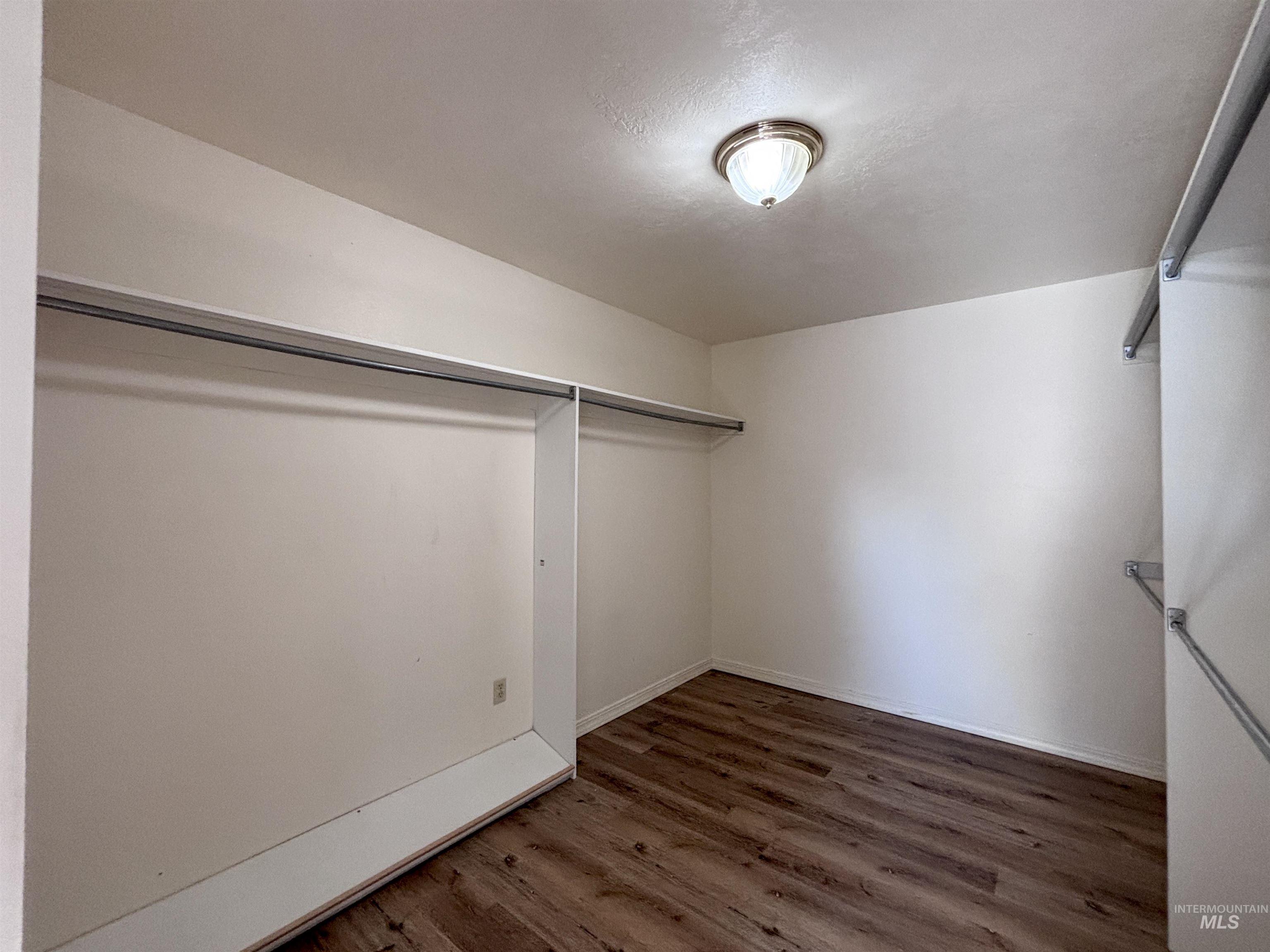 1047 E 2700 S Property Photo 25