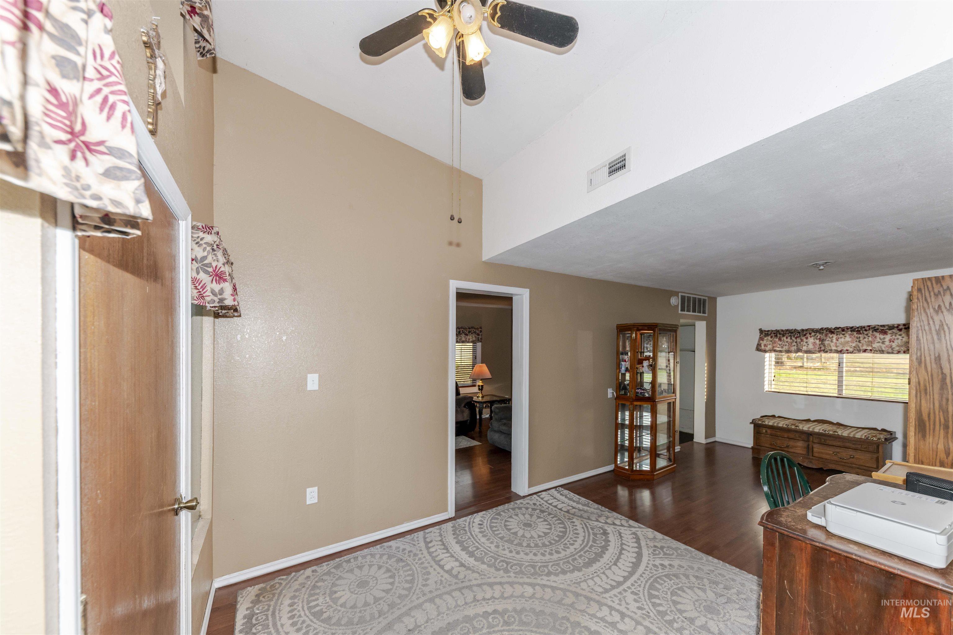 1010 Powers Ave Property Photo 12