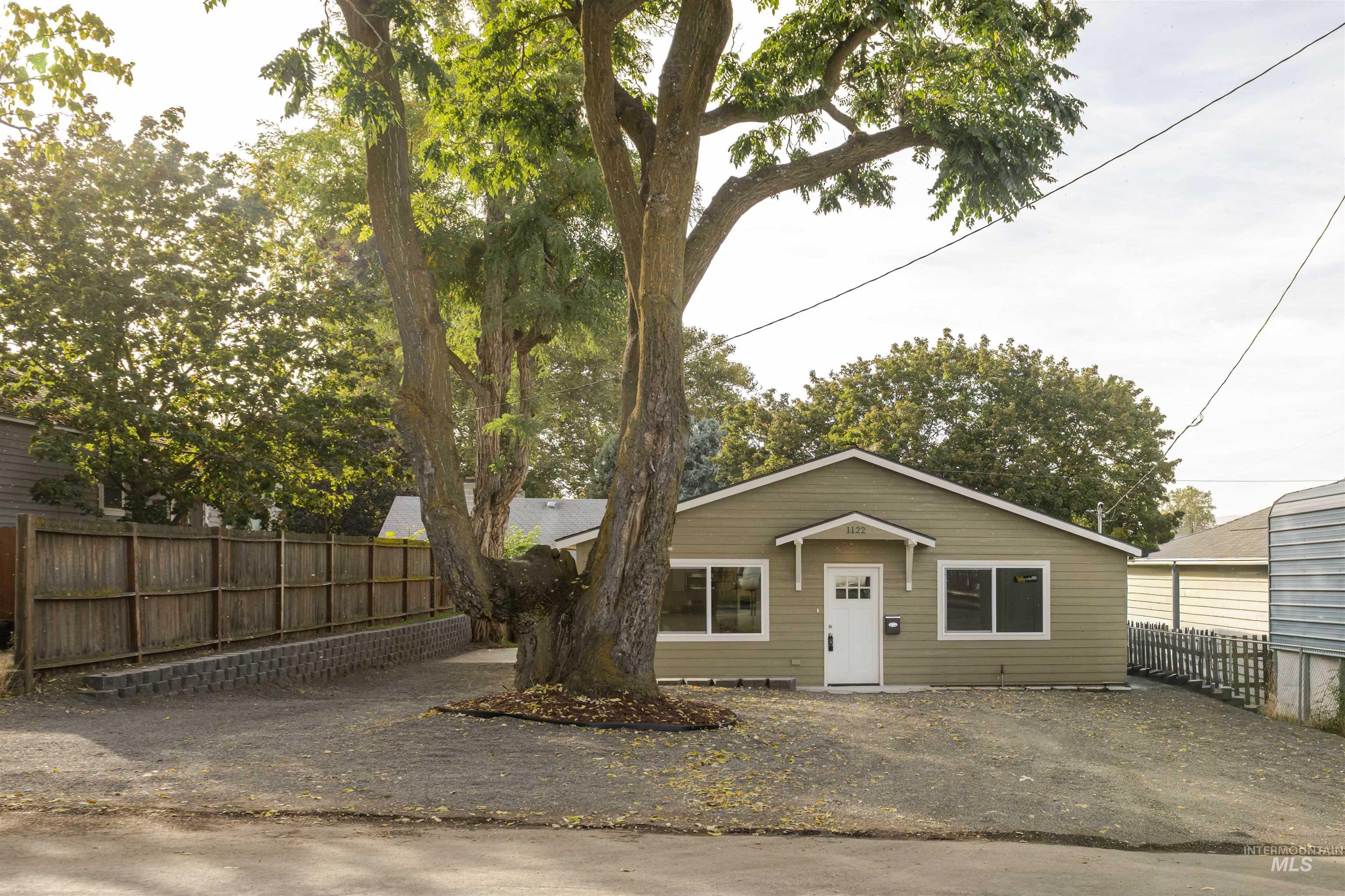 1122 20th Street Property Photo 1
