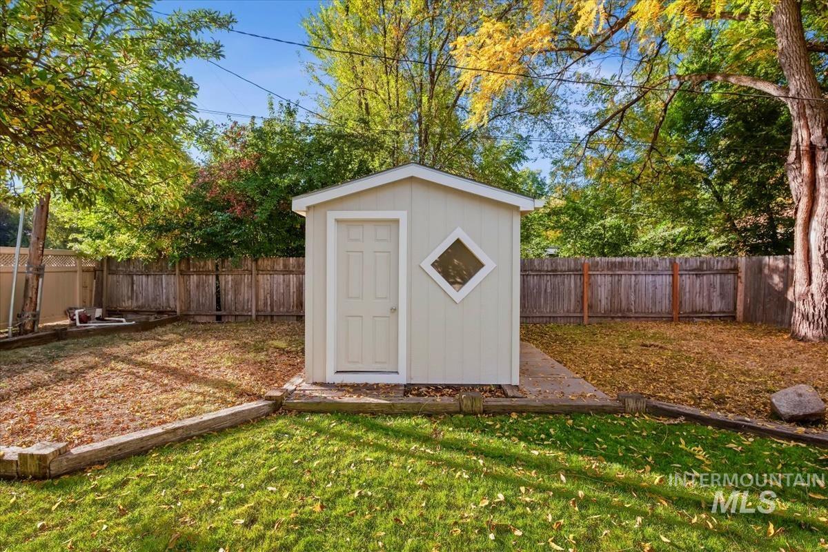 2620 N Arthur St Property Photo 23