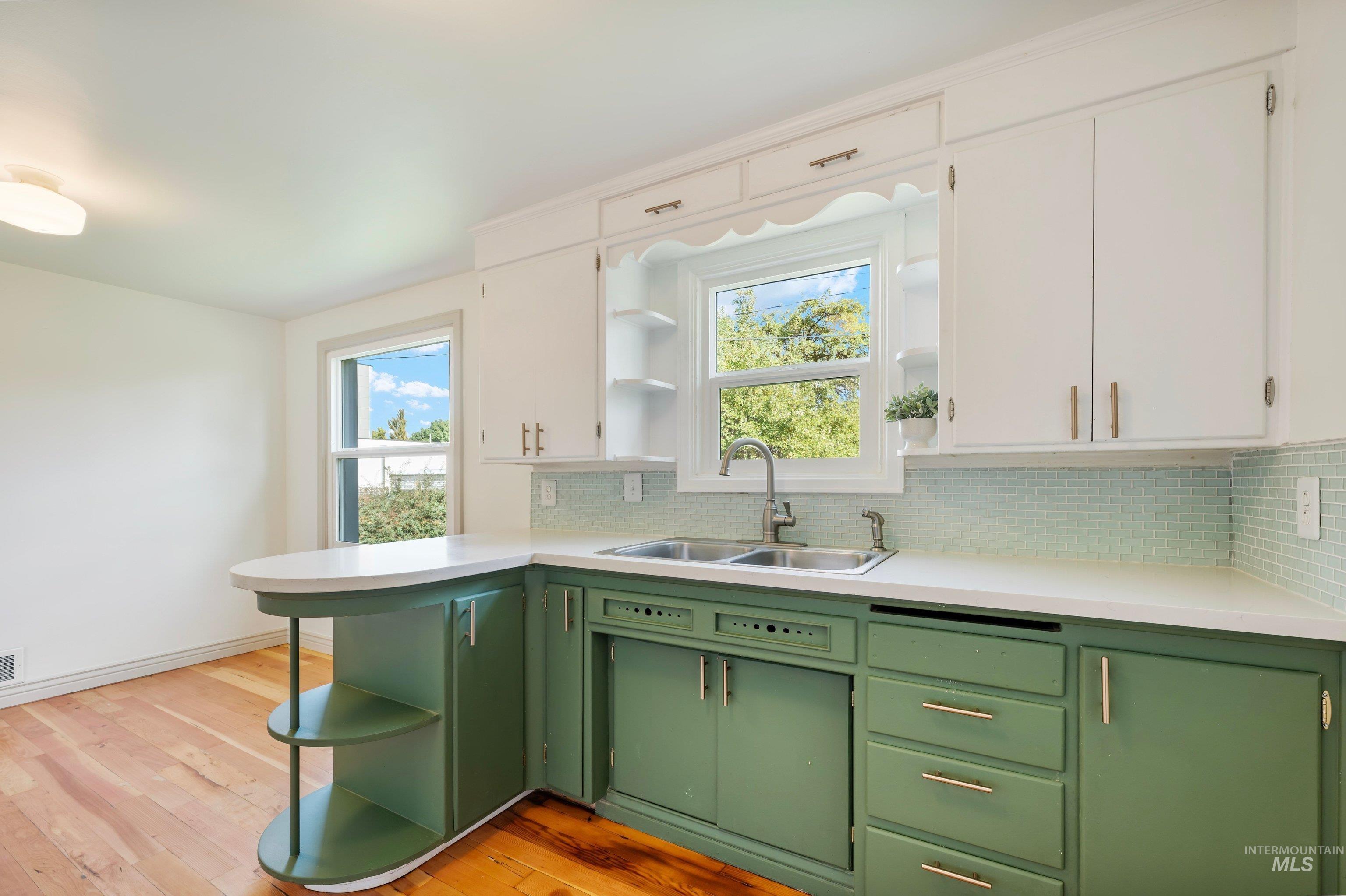 616 N Pond Property Photo 3