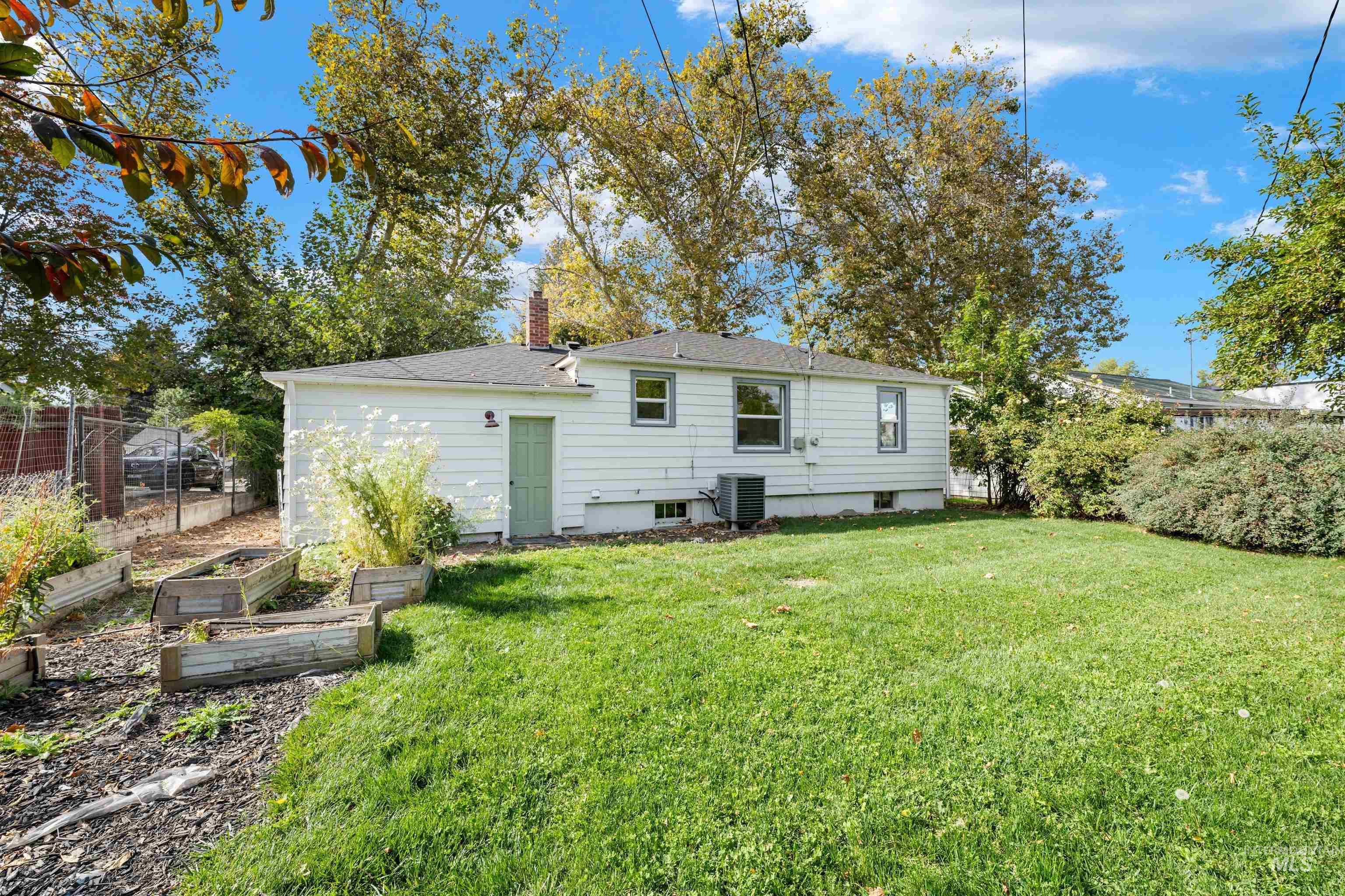 616 N Pond Property Photo 18