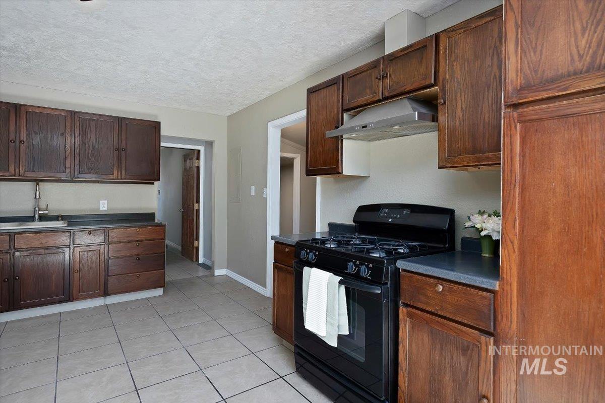 75 N Clark St. Property Photo 10