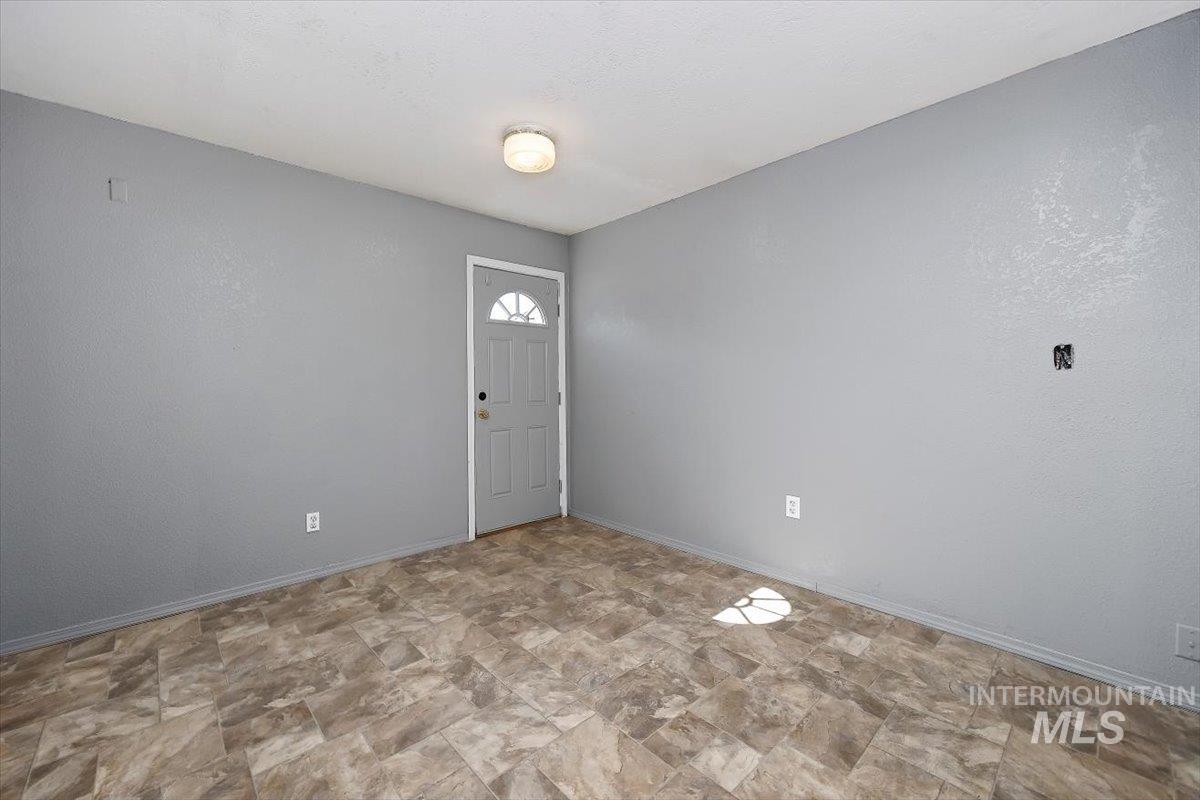 75 N Clark St. Property Photo 21