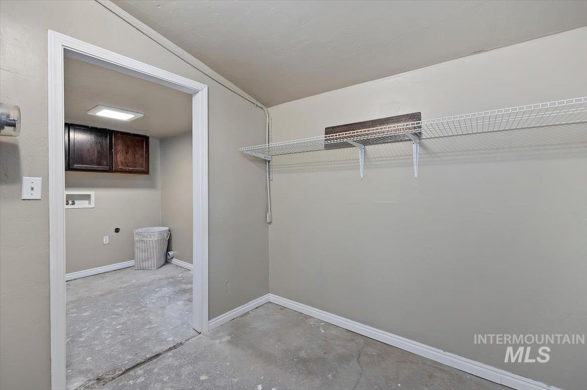 75 N Clark St. Property Photo 24