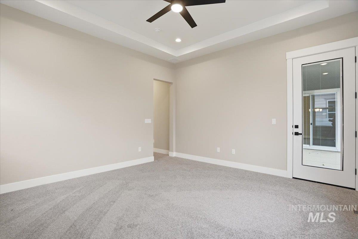 970 N Falling Water Way Property Photo 12