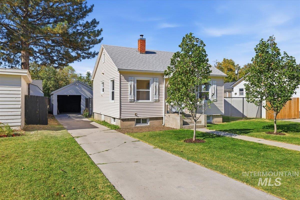 1420 Arlington Ave Property Photo 3