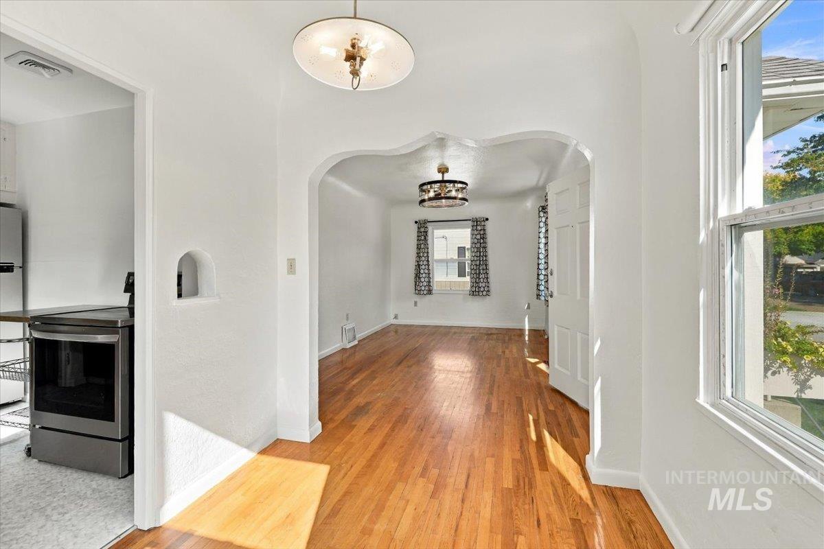 1420 Arlington Ave Property Photo 11