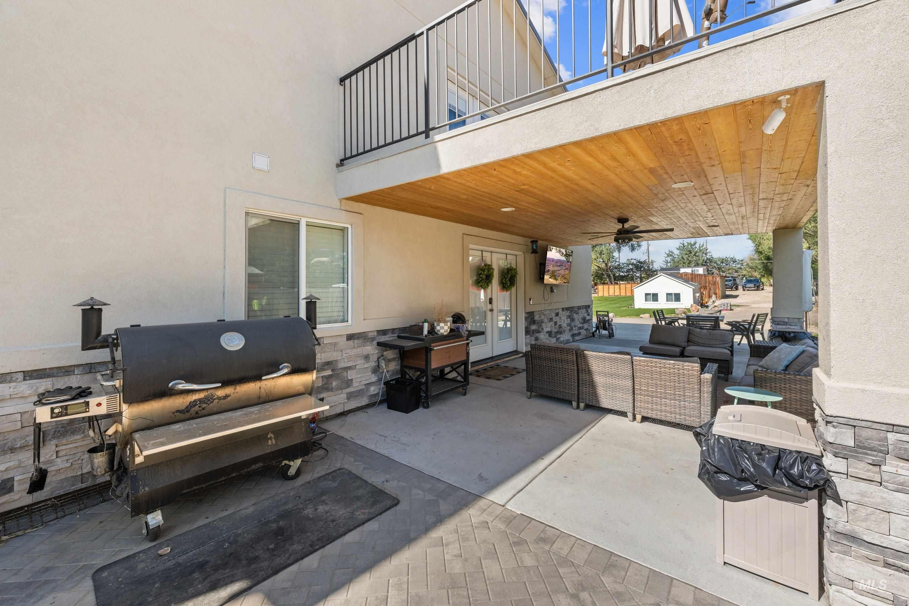 5855 Joe Lane Property Photo 4