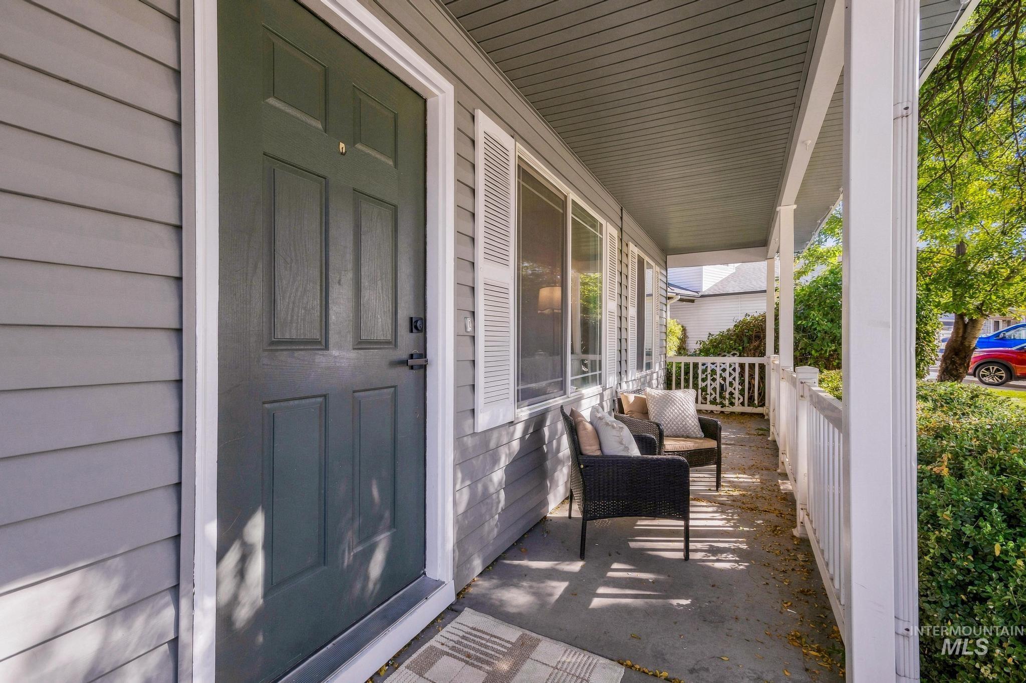 312 E Snowy Owl Street Property Photo 4