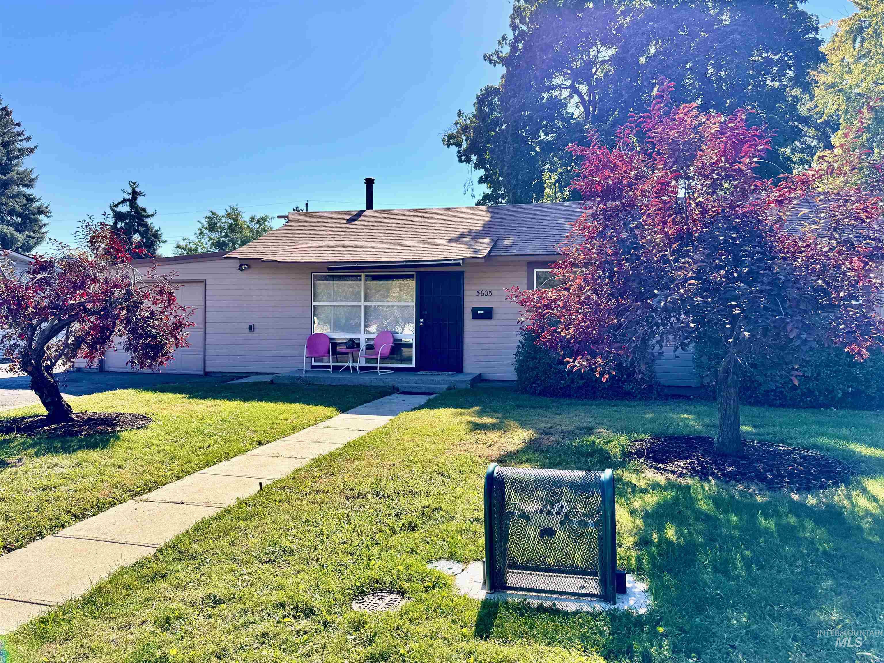 5605 W Kootenai St Property Photo 2