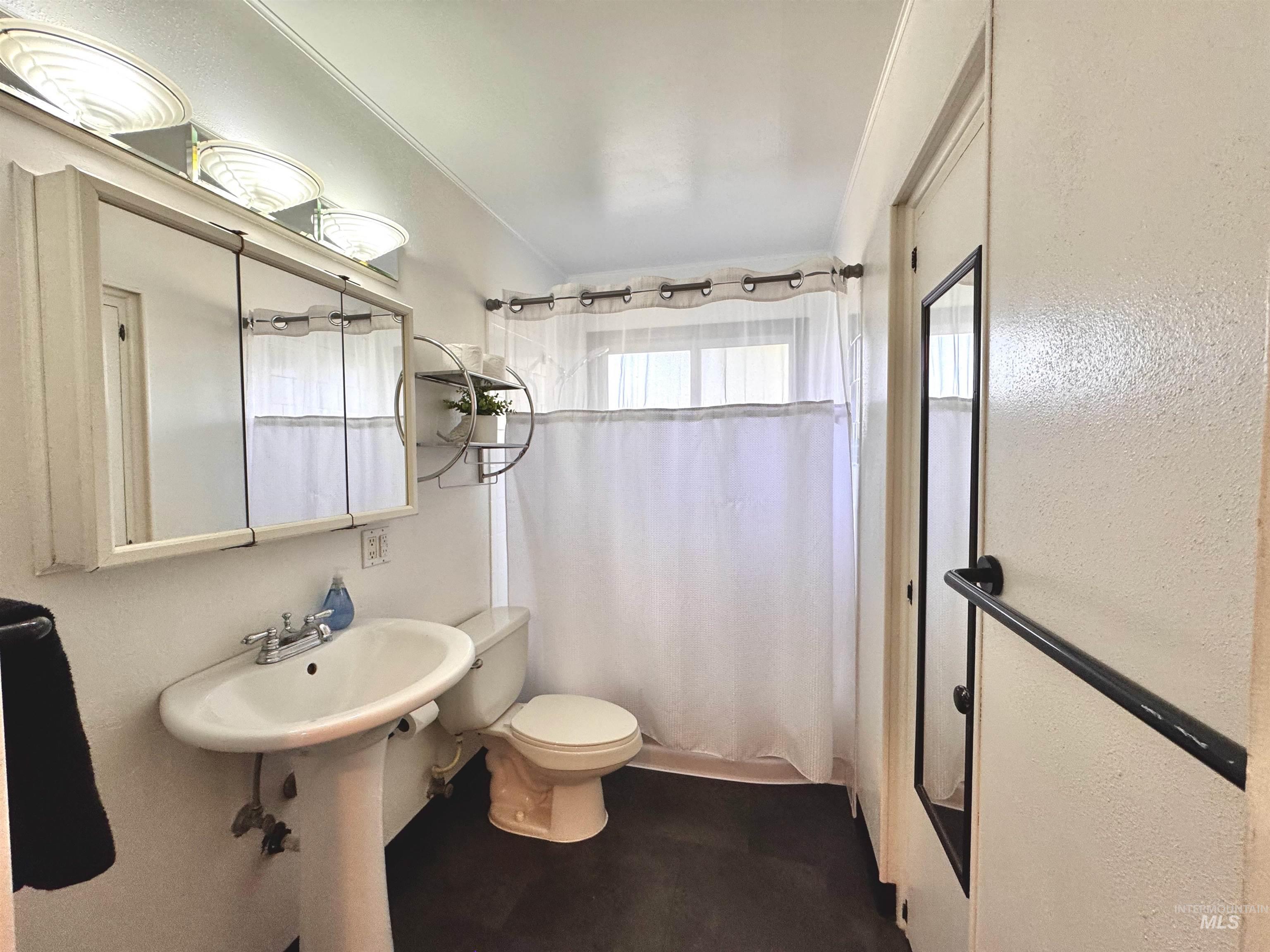 5605 W Kootenai St Property Photo 12