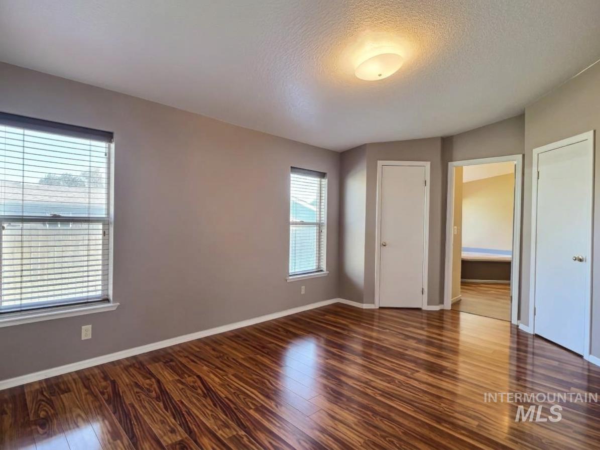 3915 Bennington Street Property Photo 23
