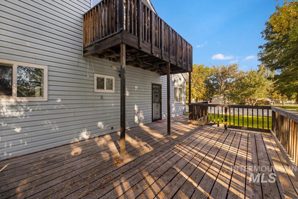 307 Lincoln St Property Photo 42