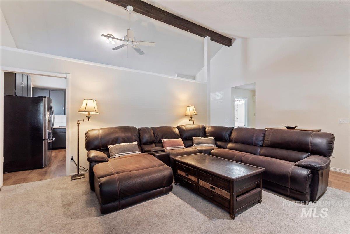 826 N Beachwood St Property Photo 8