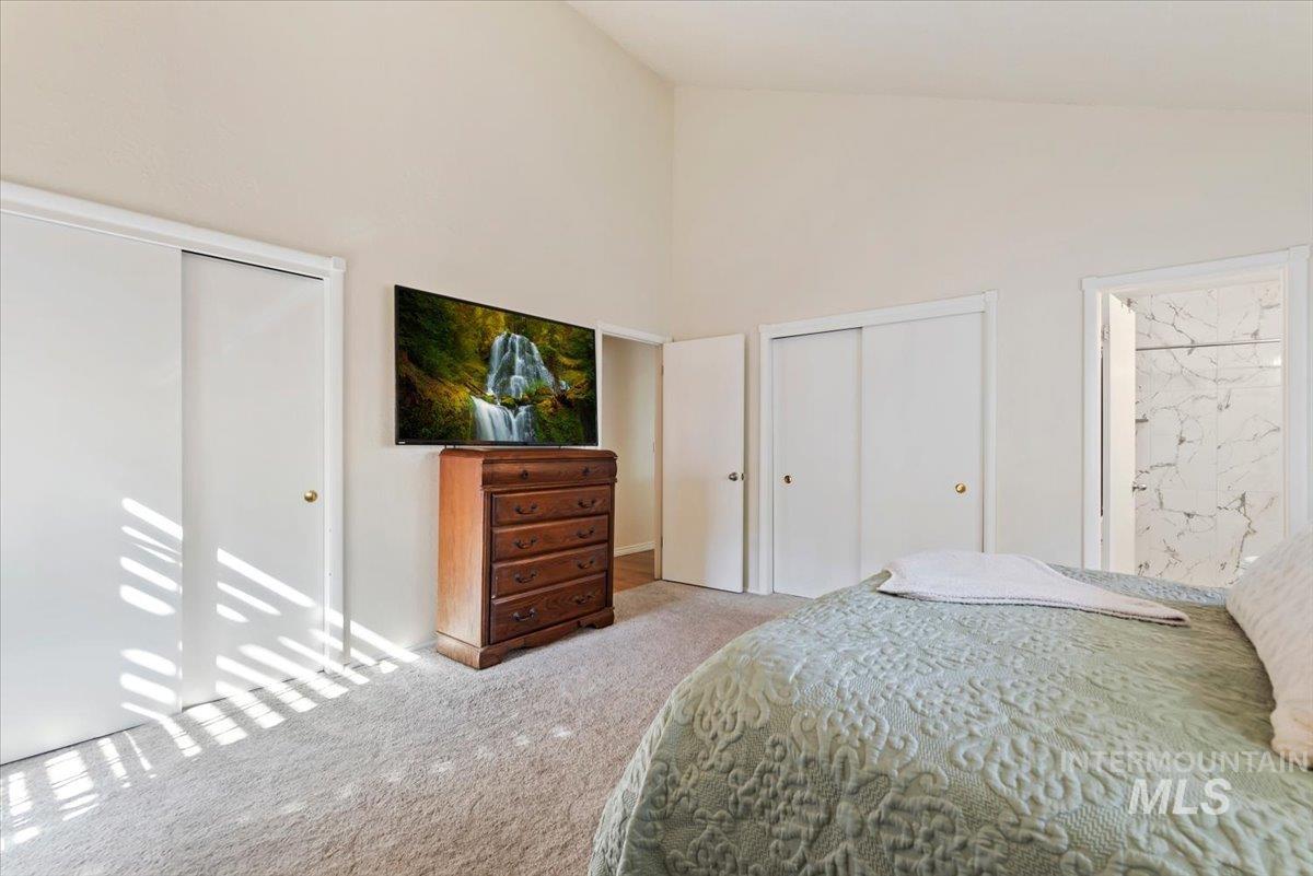 826 N Beachwood St Property Photo 17