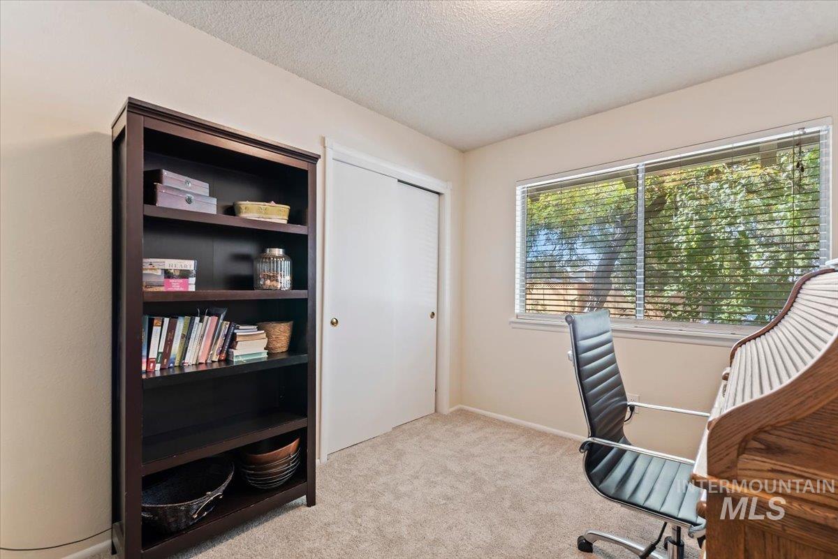 826 N Beachwood St Property Photo 22