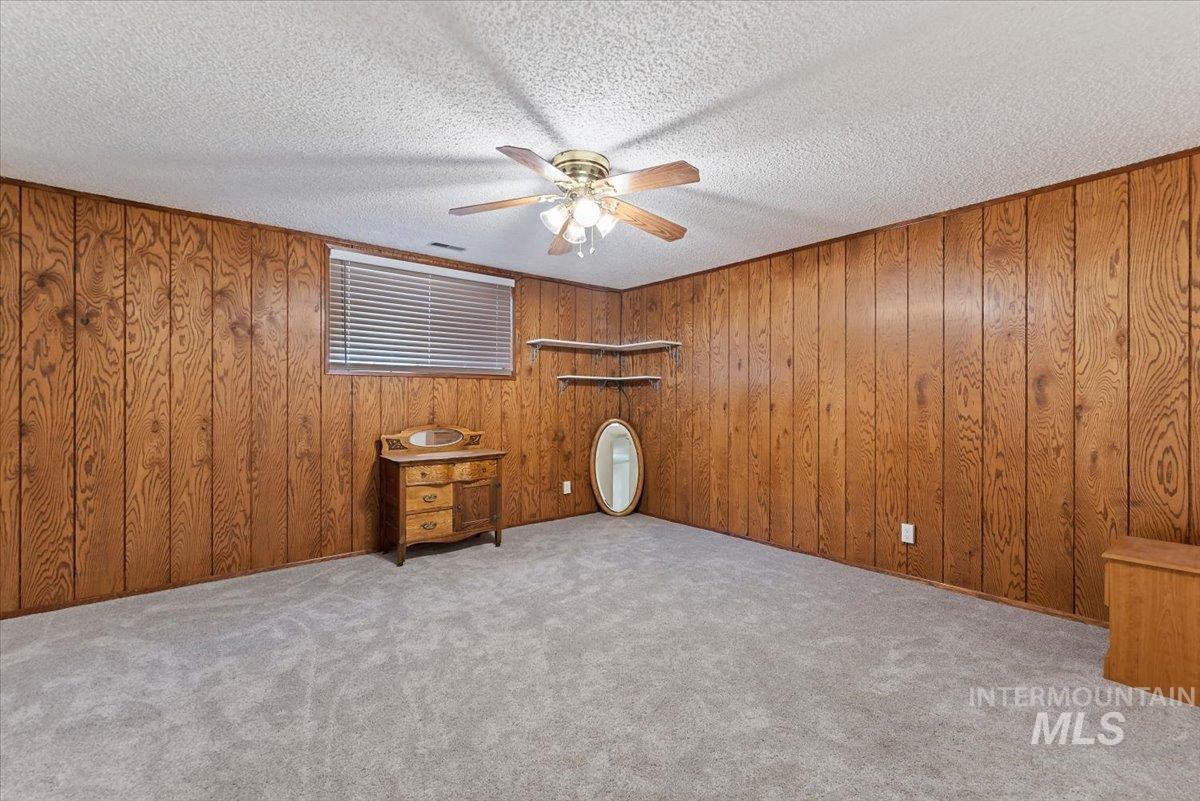 826 N Beachwood St Property Photo 29