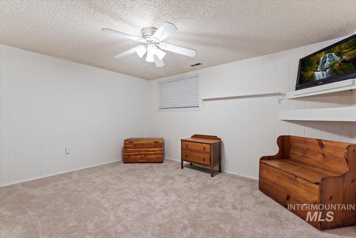 826 N Beachwood St Property Photo 31