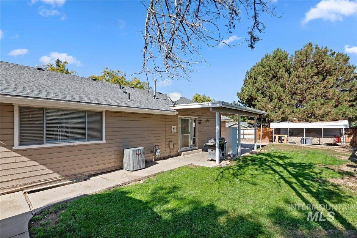 826 N Beachwood St Property Photo 35
