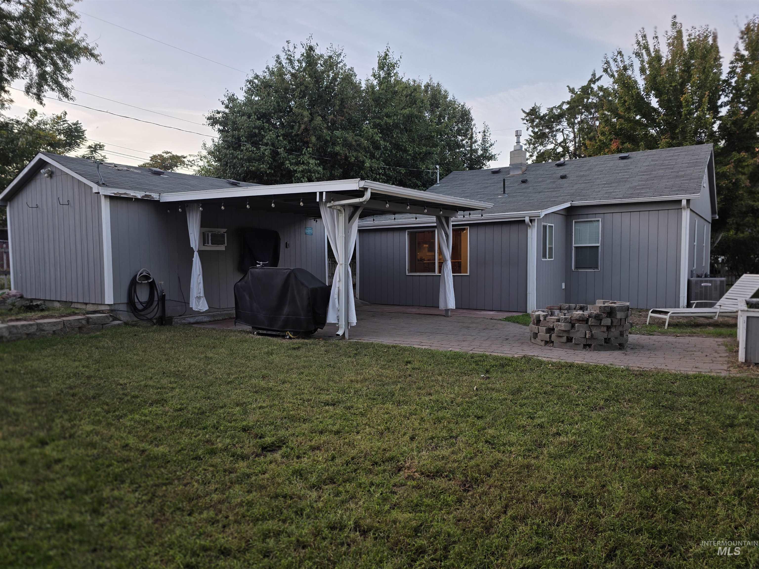 1375 Poplar Property Photo 7