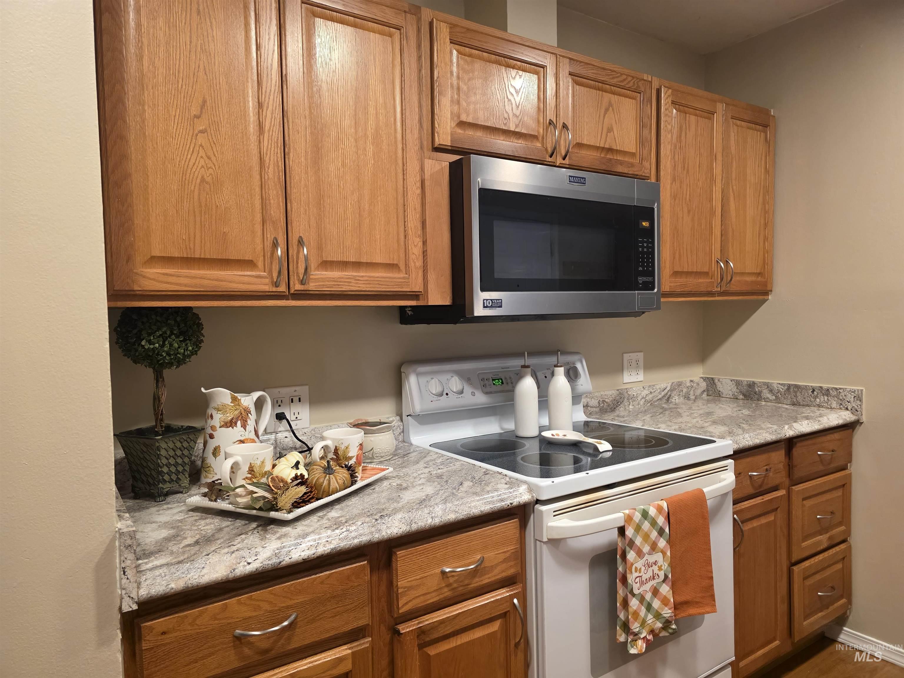 1375 Poplar Property Photo 11