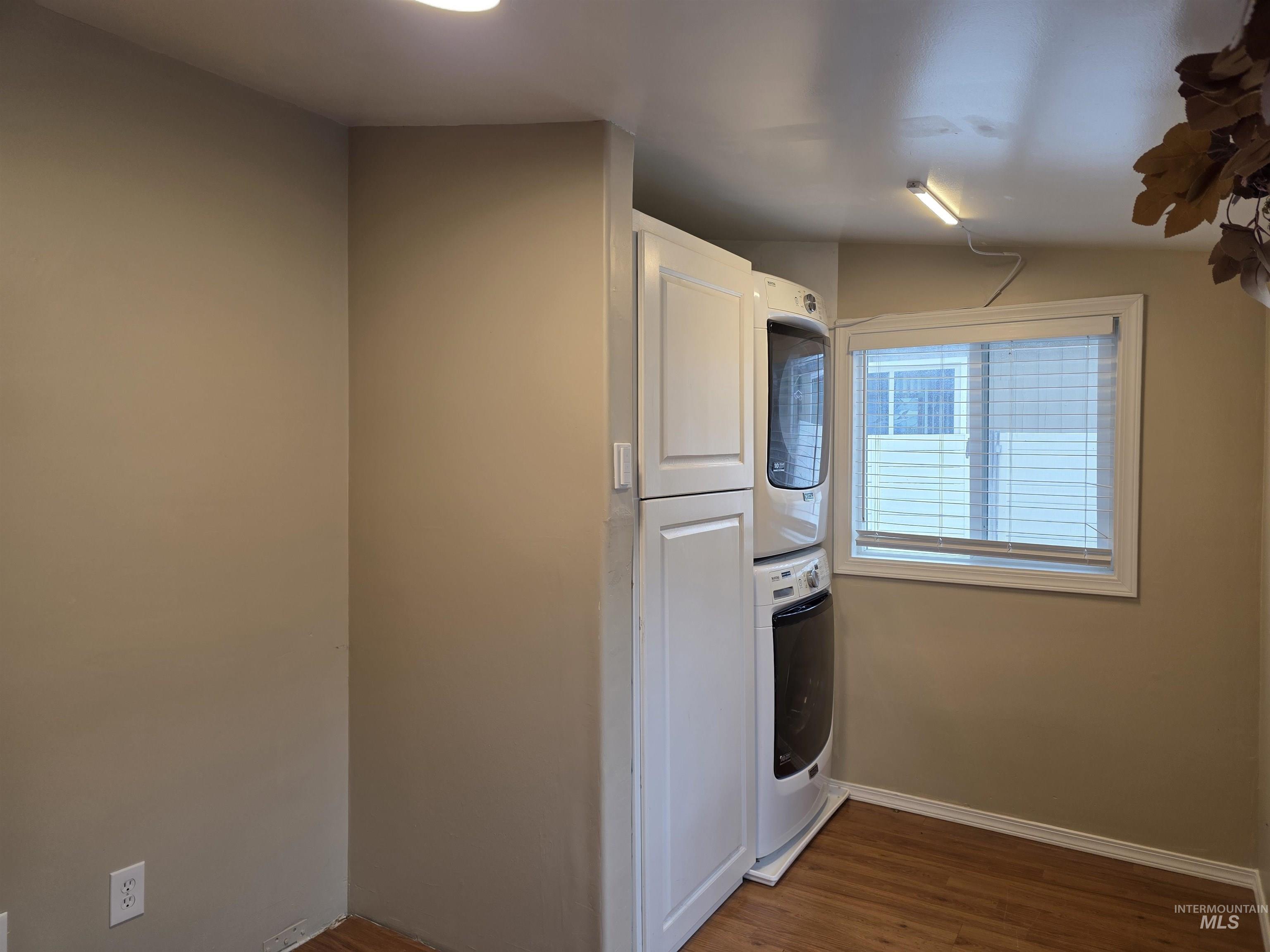 1375 Poplar Property Photo 14