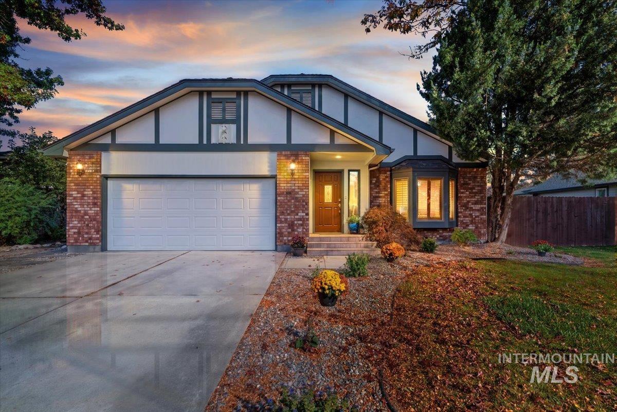 1260 E Woodvine Property Photo 1