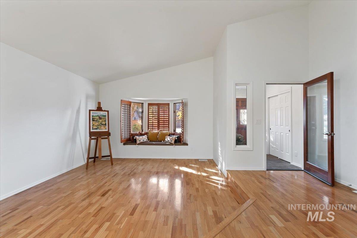 1260 E Woodvine Property Photo 21