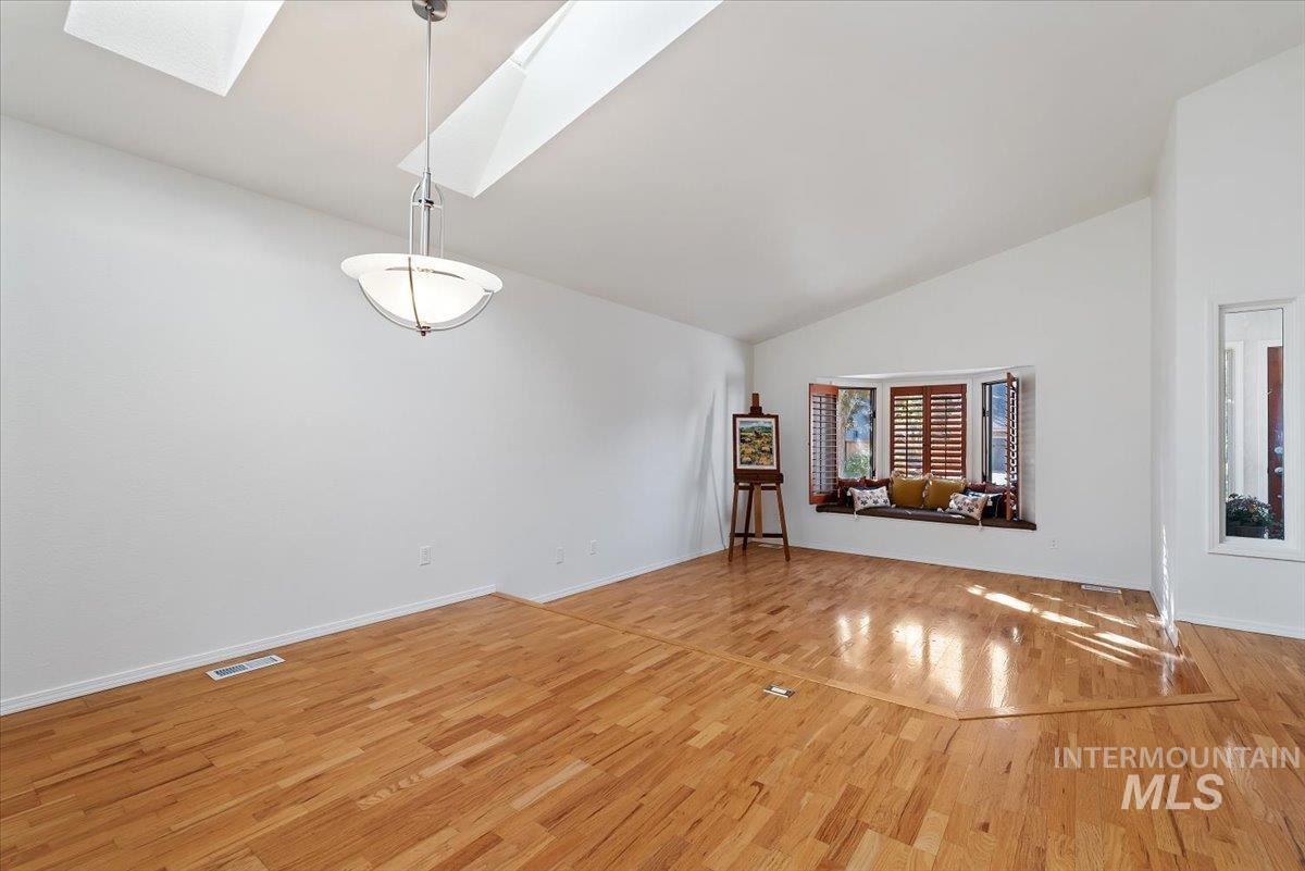 1260 E Woodvine Property Photo 26