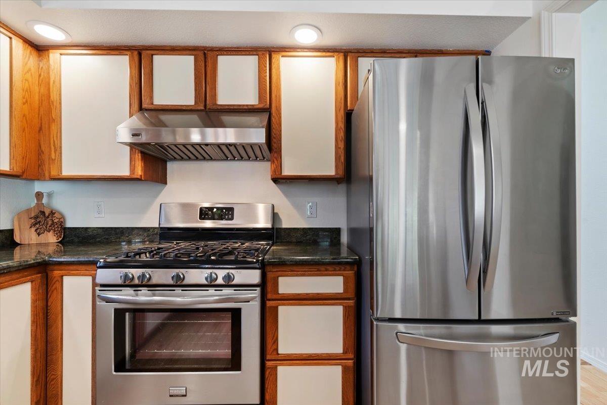 1260 E Woodvine Property Photo 30