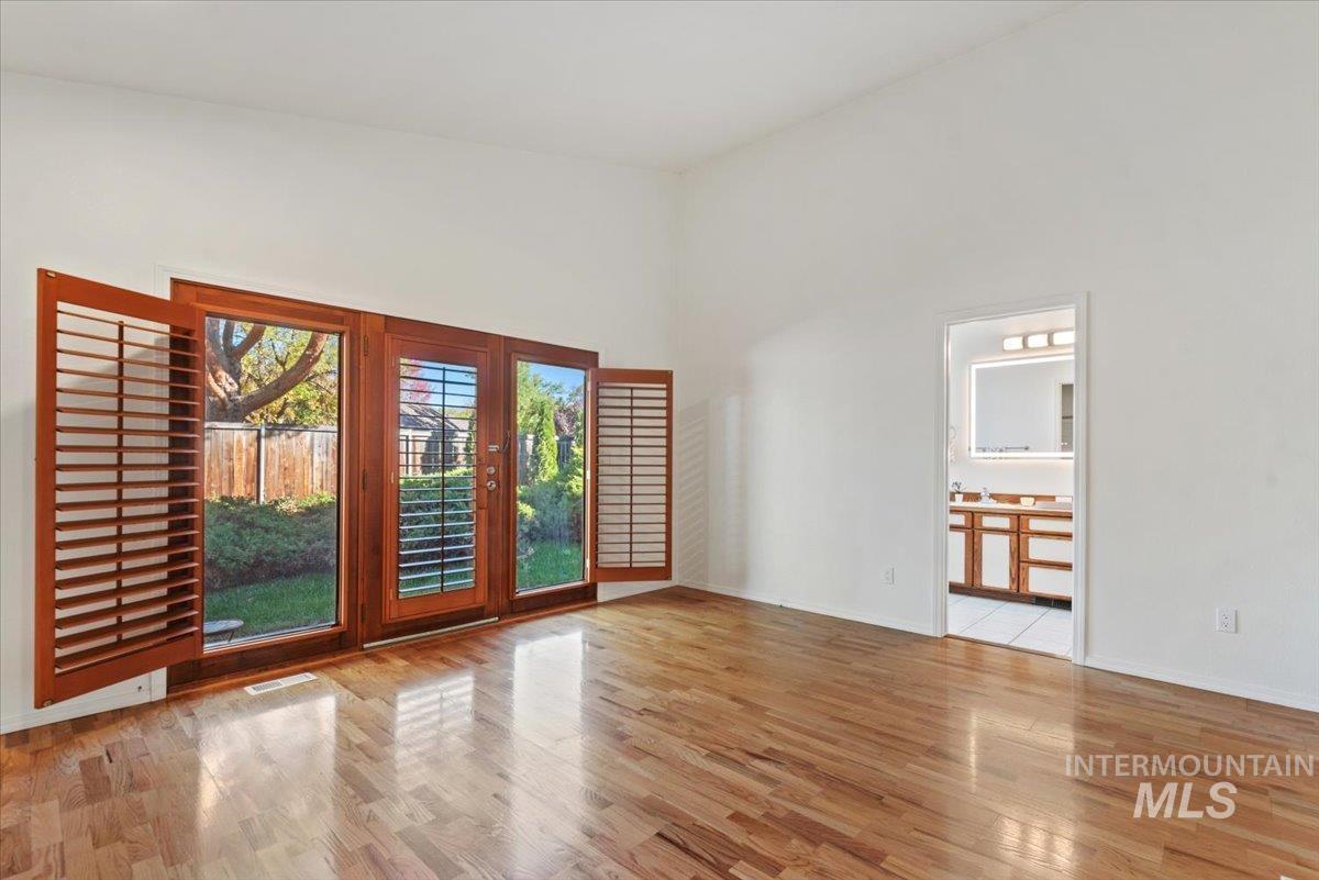 1260 E Woodvine Property Photo 36